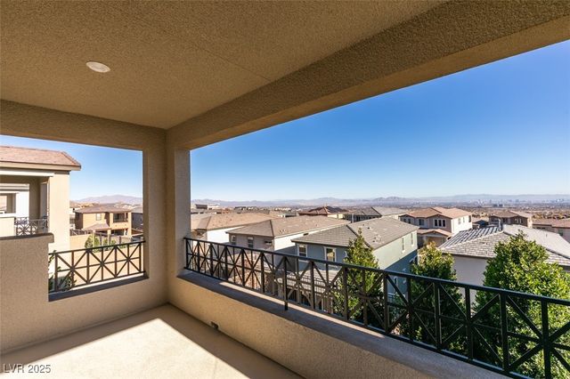 568 Clover Bar Lane, Las Vegas, NV 89138