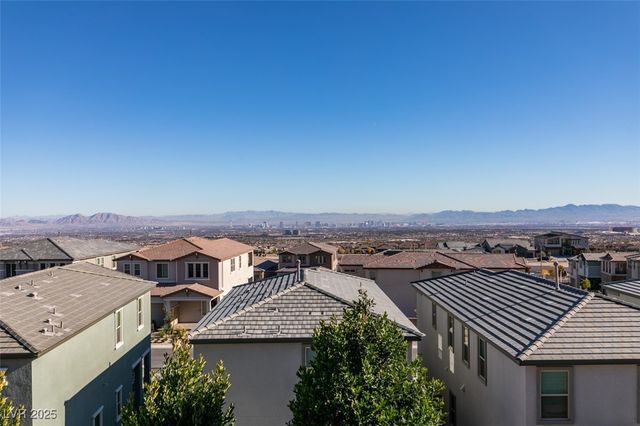 568 Clover Bar Lane, Las Vegas, NV 89138