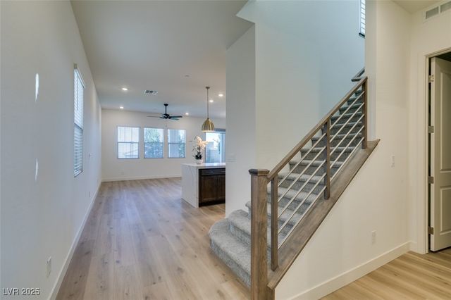 568 Clover Bar Lane, Las Vegas, NV 89138