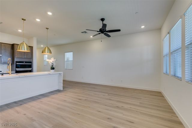 568 Clover Bar Lane, Las Vegas, NV 89138