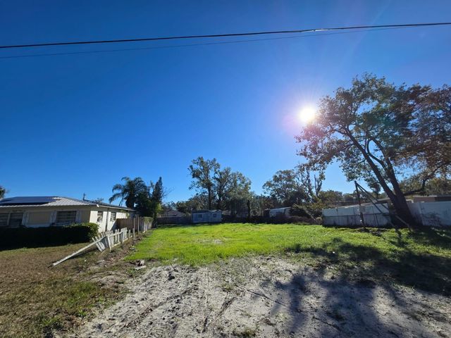 9705 N 19TH STREET N, Tampa, FL 33612