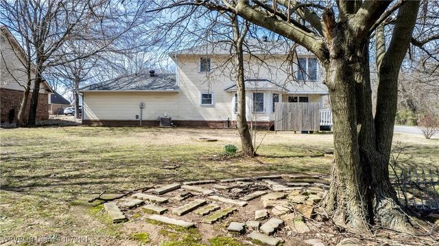 2401 87th Drive, Fort Smith, AR 72903