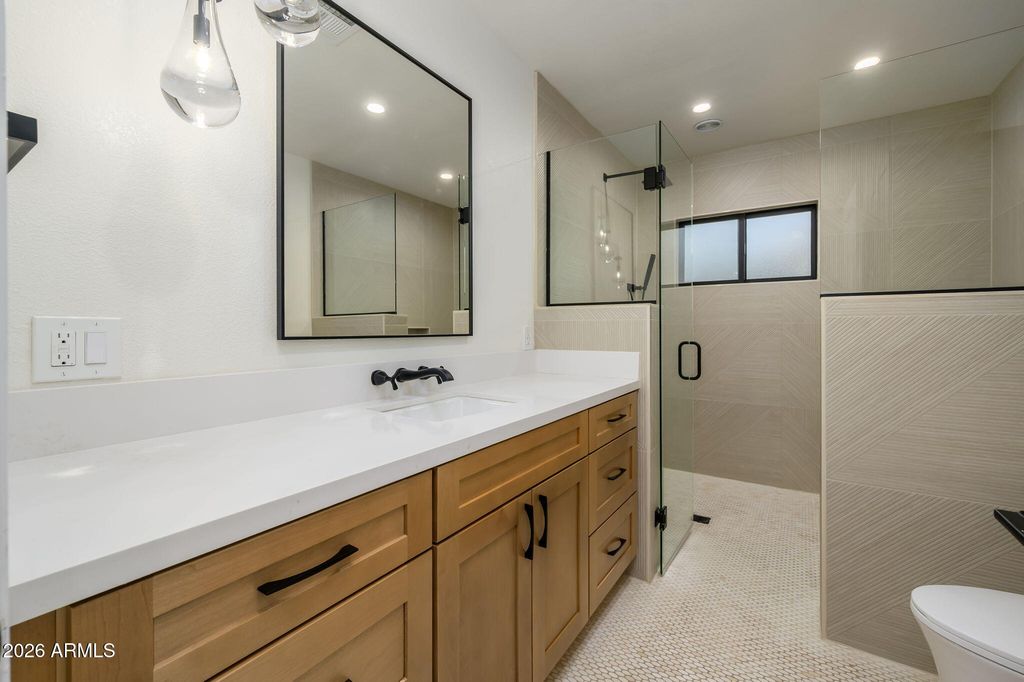 Image 21 of property listing at 5818 E OAK Street, Scottsdale, AZ 85257