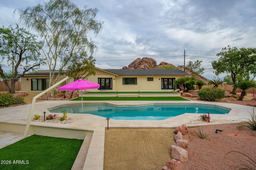 Image 38 of property listing at 5818 E OAK Street, Scottsdale, AZ 85257