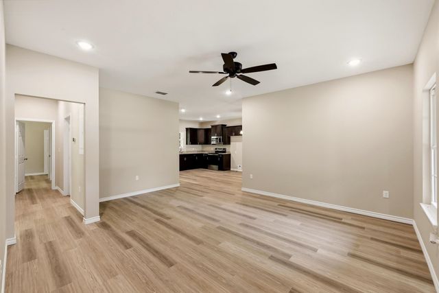 1124 Hackberry Rd, Gladewater, TX 75647