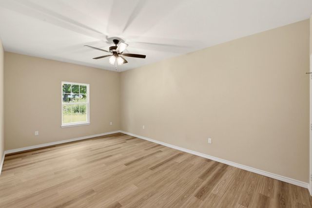 1124 Hackberry Rd, Gladewater, TX 75647