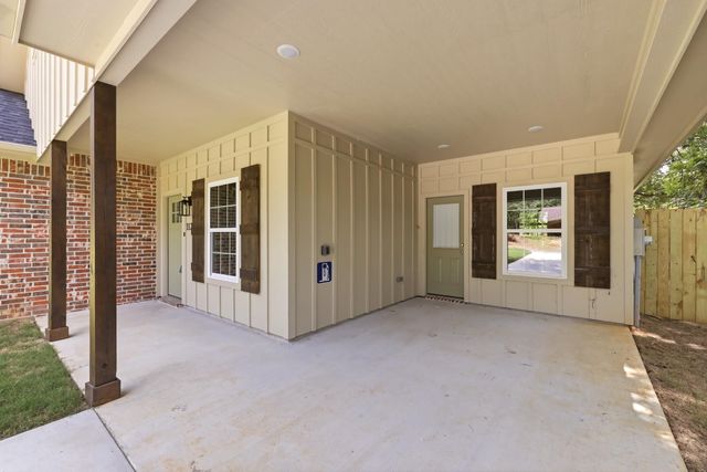 1124 Hackberry Rd, Gladewater, TX 75647