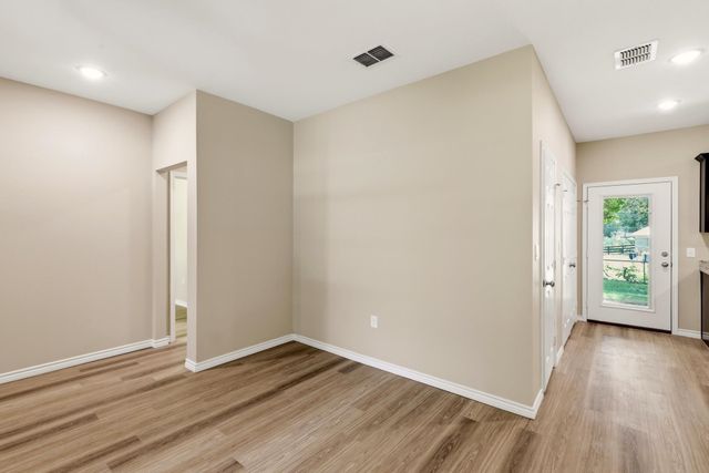 1124 Hackberry Rd, Gladewater, TX 75647