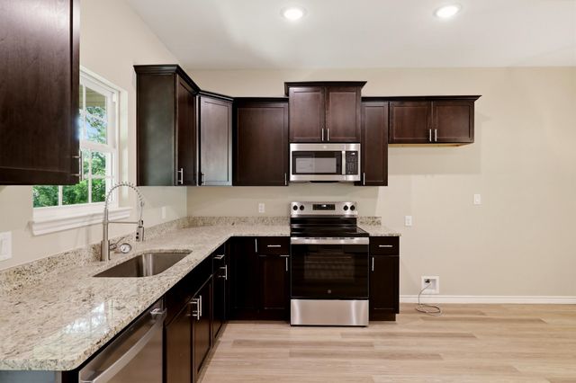 1124 Hackberry Rd, Gladewater, TX 75647