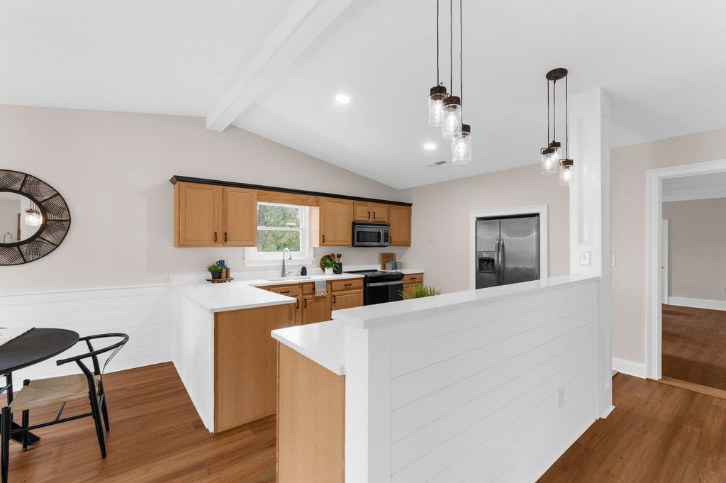 Image 11 of property listing at 1690 Nantahala Boulevard, Mount Pleasant, SC 29464