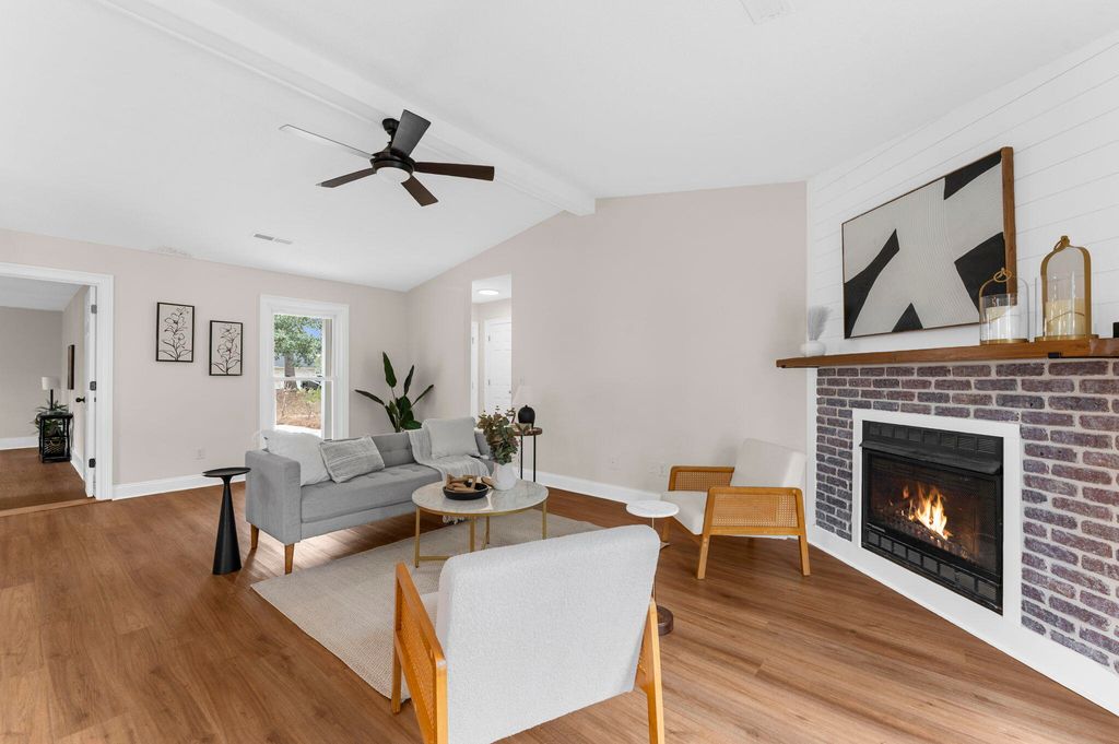 Image 12 of property listing at 1690 Nantahala Boulevard, Mount Pleasant, SC 29464