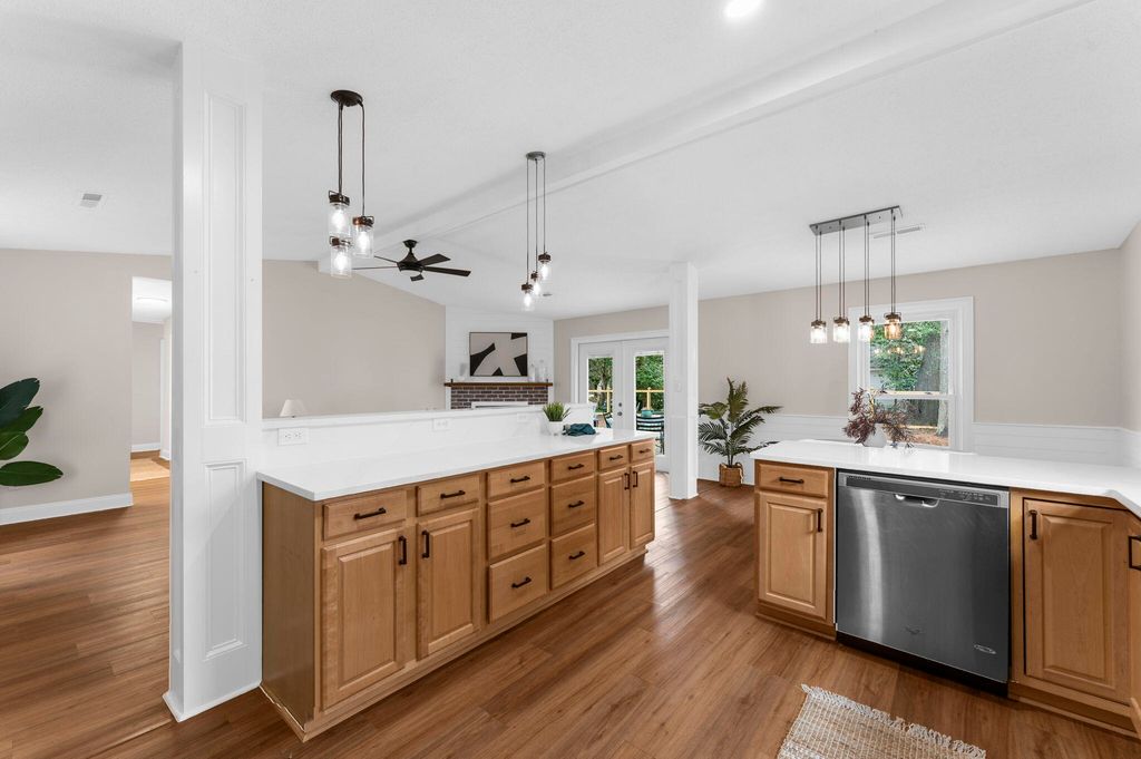 Image 13 of property listing at 1690 Nantahala Boulevard, Mount Pleasant, SC 29464