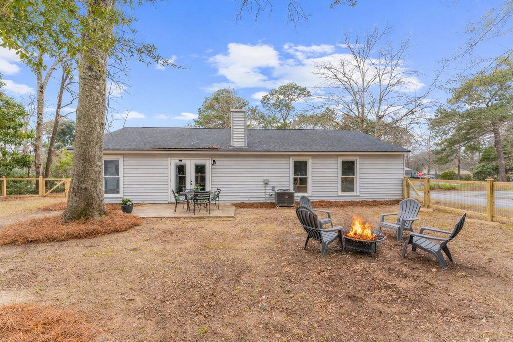 Image 28 of property listing at 1690 Nantahala Boulevard, Mount Pleasant, SC 29464