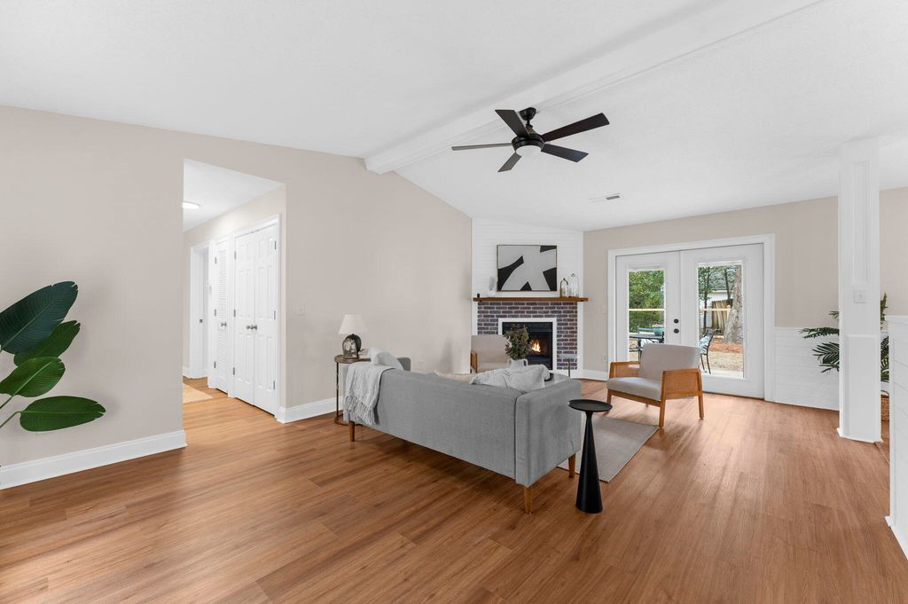 Image 8 of property listing at 1690 Nantahala Boulevard, Mount Pleasant, SC 29464