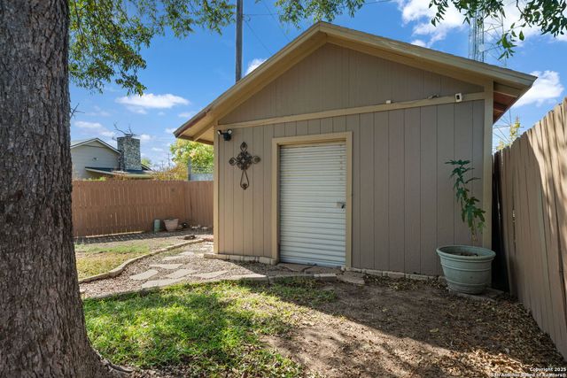 12005 Smoking Oaks, Live Oak, TX 78233