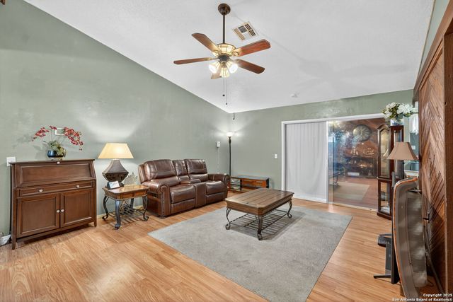 12005 Smoking Oaks, Live Oak, TX 78233