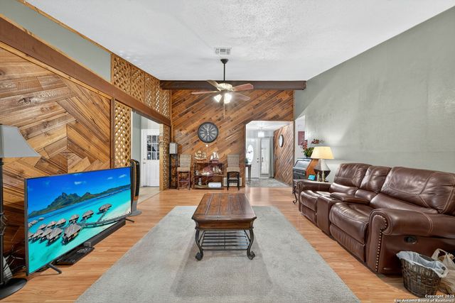 12005 Smoking Oaks, Live Oak, TX 78233