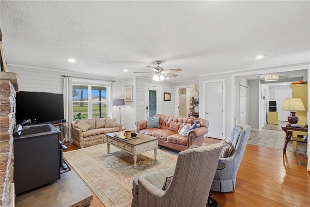 82 County Road 327, Berryville, AR 72616