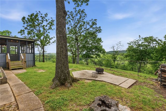 82 County Road 327, Berryville, AR 72616