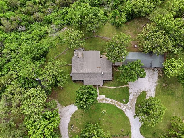 82 County Road 327, Berryville, AR 72616