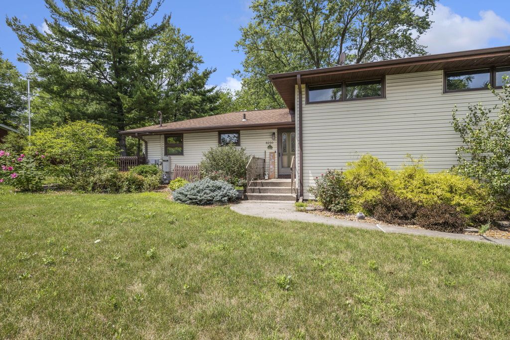 8250 Columbia Avenue, Dyer, IN 46311