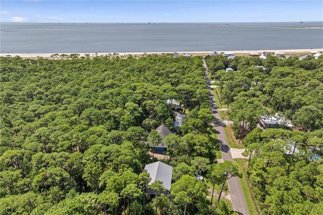 112 Audubon Street, Dauphin Island, AL 36528