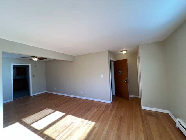 560 Princeton Street A2W, Des Plaines, IL 60016