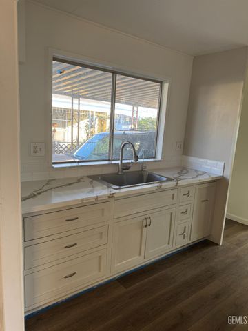 3535 Stine Road 65, Bakersfield, CA 93309