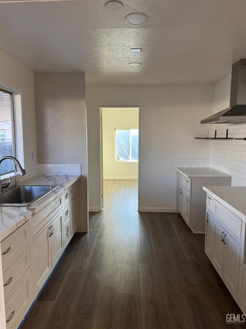 3535 Stine Road 65, Bakersfield, CA 93309