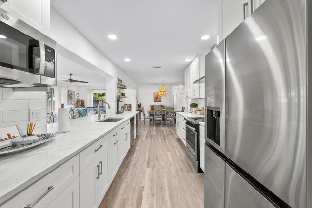 517 Gulf Road, North Palm Beach, FL 33408