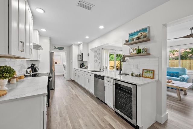 517 Gulf Road, North Palm Beach, FL 33408