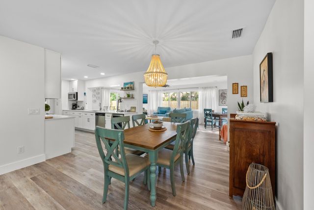 517 Gulf Road, North Palm Beach, FL 33408