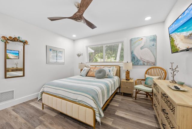 517 Gulf Road, North Palm Beach, FL 33408