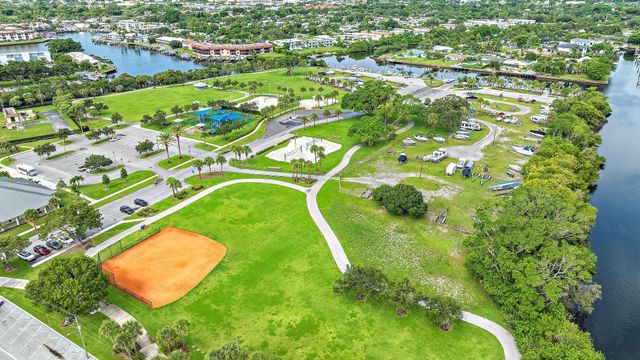 517 Gulf Road, North Palm Beach, FL 33408