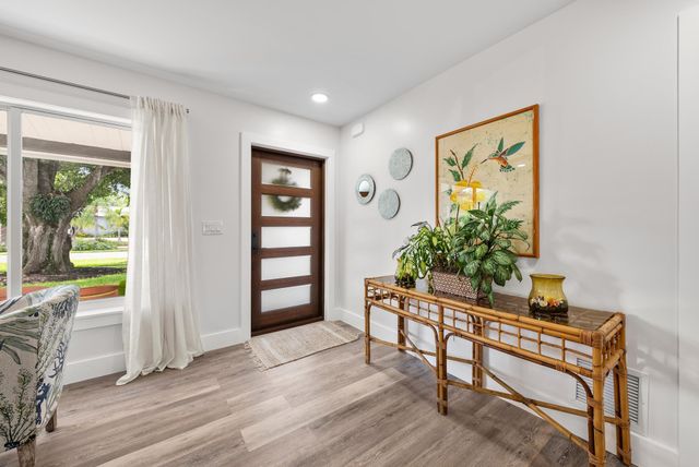 517 Gulf Road, North Palm Beach, FL 33408