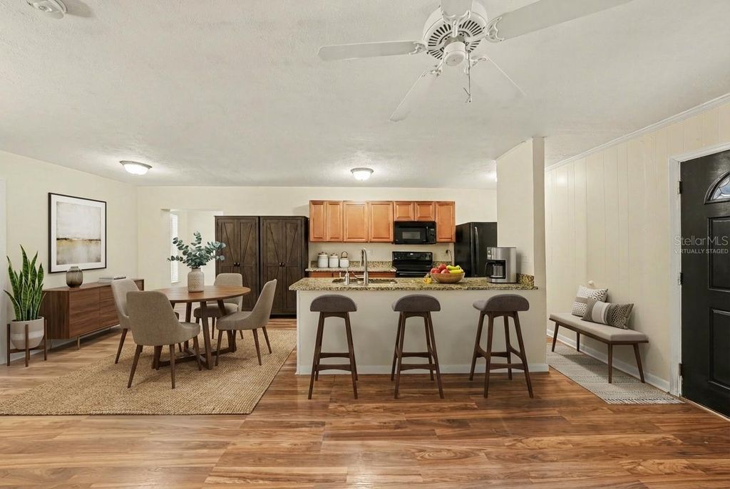 Image 12 of property listing at 209 CLEMONS ROAD, Brandon, FL 33510