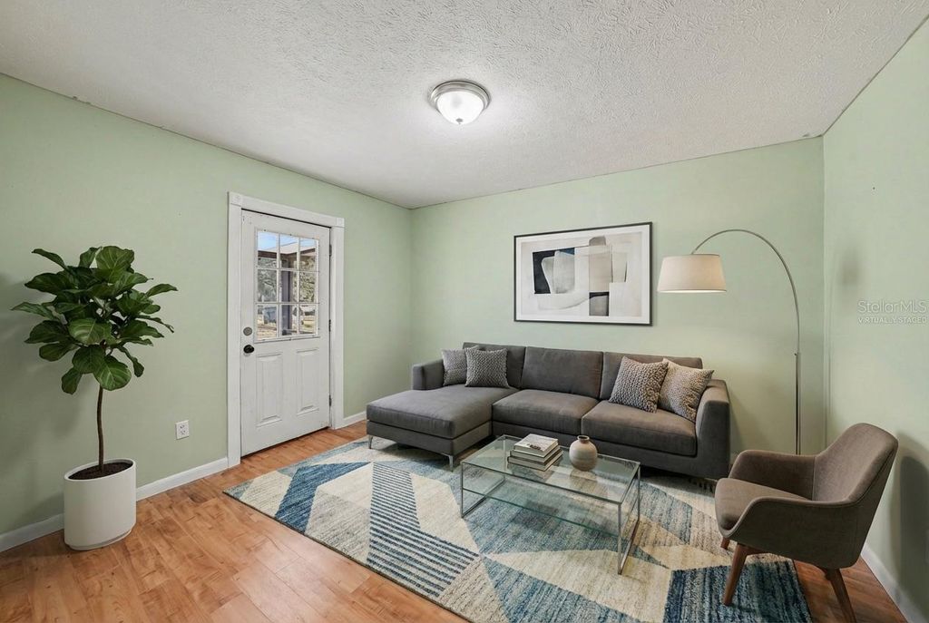 Image 18 of property listing at 209 CLEMONS ROAD, Brandon, FL 33510