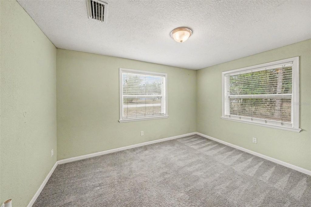 Image 25 of property listing at 209 CLEMONS ROAD, Brandon, FL 33510