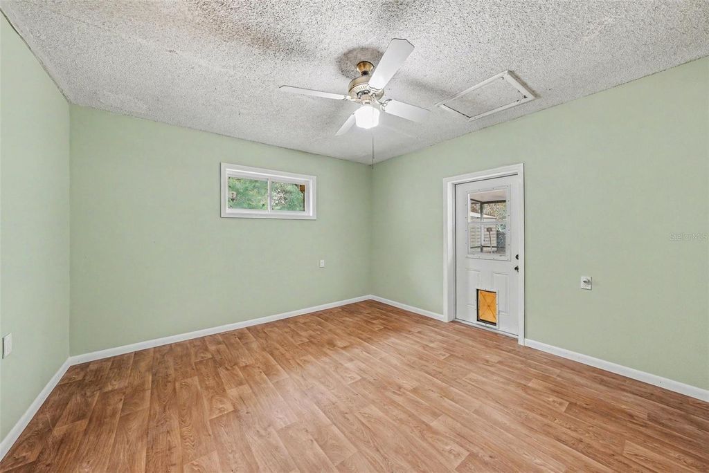 Image 27 of property listing at 209 CLEMONS ROAD, Brandon, FL 33510