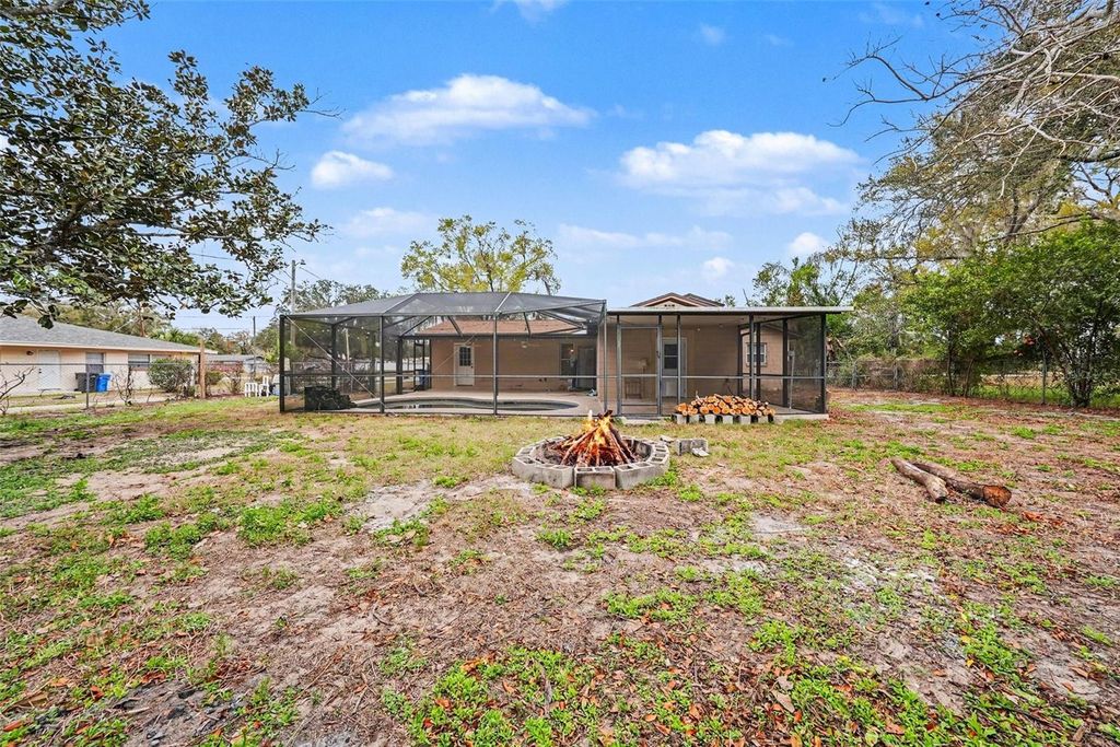 Image 35 of property listing at 209 CLEMONS ROAD, Brandon, FL 33510