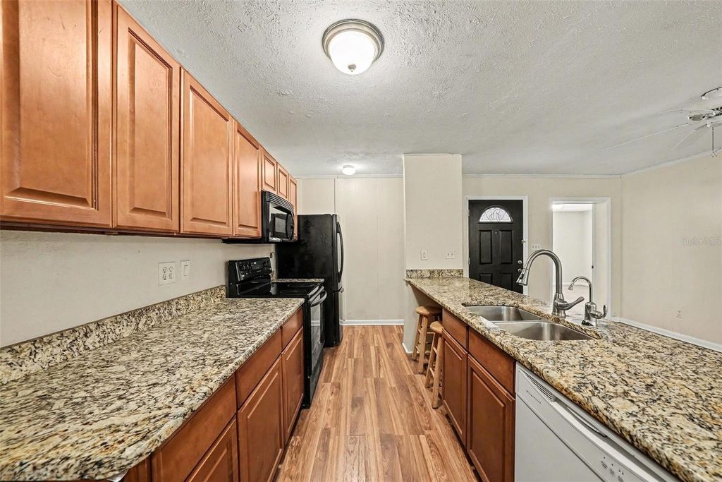 Image 10 of property listing at 209 CLEMONS ROAD, Brandon, FL 33510