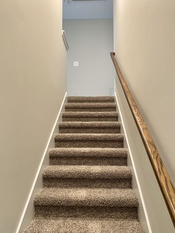 943 Center Rd Apt A, Clarksville, TN 37042