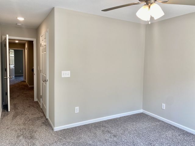 943 Center Rd Apt A, Clarksville, TN 37042