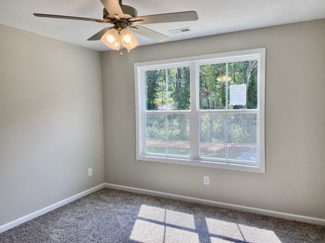 943 Center Rd Apt A, Clarksville, TN 37042