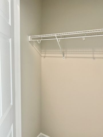 943 Center Rd Apt A, Clarksville, TN 37042