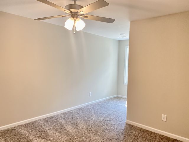 943 Center Rd Apt A, Clarksville, TN 37042