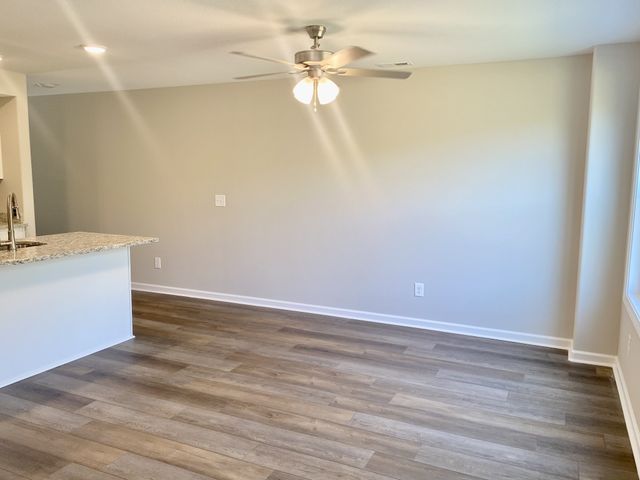 943 Center Rd Apt A, Clarksville, TN 37042