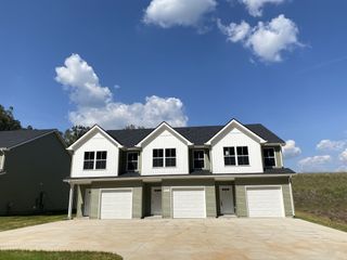 943 Center Rd Apt A, Clarksville, TN 37042