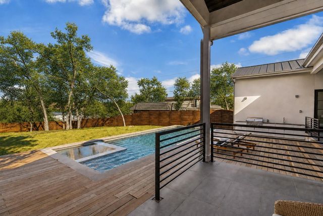 6102 Forest Hills DR, Austin, TX 78746