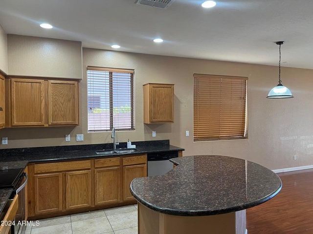 7129 W Kings Avenue, Peoria, AZ 85382